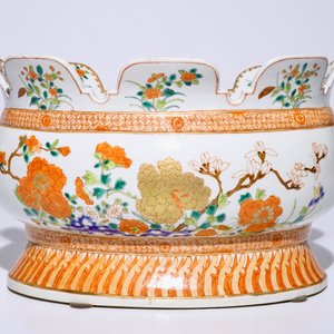 Een grote Chinese verte-imari glazenkoeler in 18e eeuwse stijl, modern — foto 3
