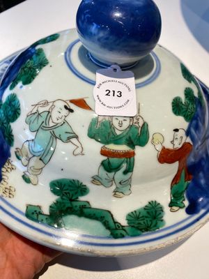 Een grote Chinese wucai dekselvaas met decor van 'Guo Ziyi's verjaardag', Transitie periode — foto 12
