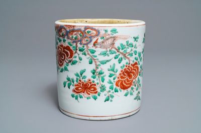 Een grote Chinese wucai penselenpot met vogels en pioenen, Transitie periode