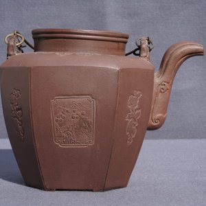 Een grote Chinese Yixing steengoed theepot met deksel, 19e eeuw — foto 17