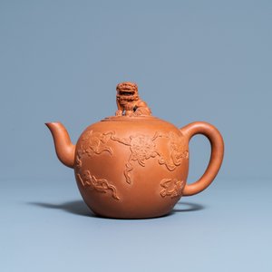 Een grote Chinese Yixing steengoed theepot met deksel, Kangxi — foto 2