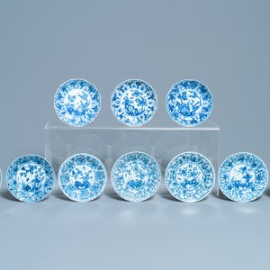 Een grote collectie Chinese blauw-witte koppen en schotels, Kangxi/Qianlong — foto 2