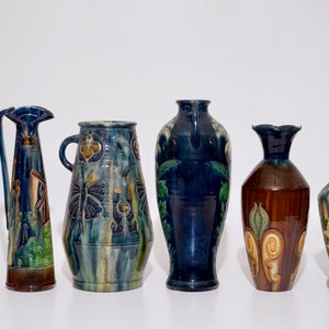 Een grote collectie Vlaams aardewerk, w.o. met Art Nouveau invloed, 20e eeuw — foto 3