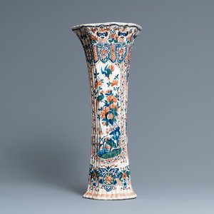 Een grote Delftse kasjmier palet vaas, ca. 1700 — foto 1