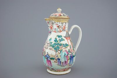 Een grote famille rose dekselkan met mandarijns decor, Qianlong, 18e eeuw