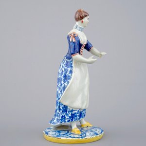 Een grote figuur van een dame in polychroom Delfts aardewerk, ca. 1800 — foto 4