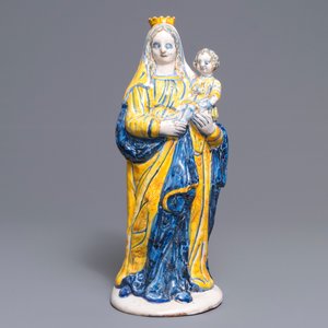Een grote figuur van Maria met kind in Frans aardewerk, Nevers, 17e eeuw — foto 2