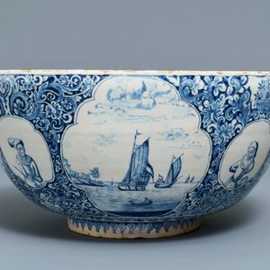 Een grote fijne blauwwitte Delftse kom met maritiem decor en Atlas die de wereld draagt, 18e eeuw — foto 5