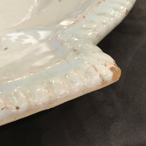 Een grote gelobde ovale wit Delftse schotel, 18e eeuw — foto 5