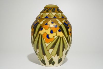 Een grote geometrische vaas met mat glazuur, Jules Chaput en Charles Catteau voor Boch Frères Keramis, ca. 1929