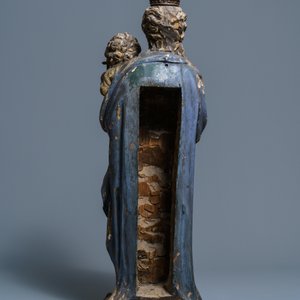 Een grote gepolychromeerde eikenhouten figuur van een Madonna met kind, 17e eeuw — foto 4