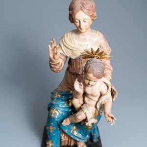 Een grote gepolychromeerde houten figuur van een Madonna met kind, 17e eeuw — foto 7