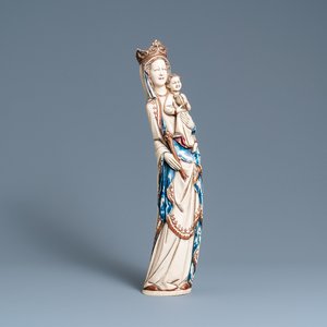 Een grote gepolychromeerde ivoren figuur van een Madonna met kind, Frankrijk, 19e eeuw — foto 1