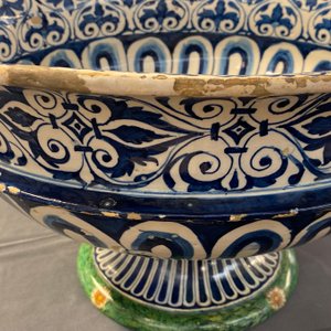 Een grote Italiaanse majolica kom met Amor, Montelupo of Caffagiolo, 1e helft 16e eeuw — foto 14