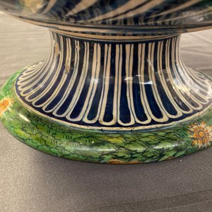 Een grote Italiaanse majolica kom met Amor, Montelupo of Caffagiolo, 1e helft 16e eeuw — foto 18