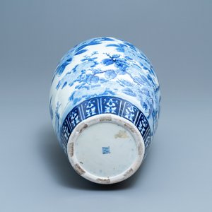 Een grote Japanese blauw-witte Arita vaas, Meiji, 19e eeuw — foto 6