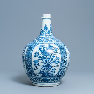 Een grote Japanse blauw-witte Arita fles, Edo, 17e eeuw — foto 4