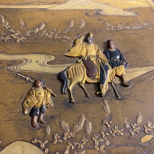 Een grote Japanse bronzen schotel, gesign. Miyao, Meiji, 19e eeuw — foto 9