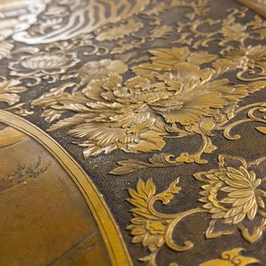 Een grote Japanse bronzen schotel, gesign. Miyao, Meiji, 19e eeuw — foto 10