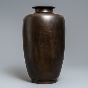 Een grote Japanse bronzen vaas met een koi, Meiji, 19e eeuw — foto 3