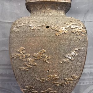 Een grote Japanse bronzen wierookbrander op sokkel, Edo of Meiji, 19e eeuw — foto 23