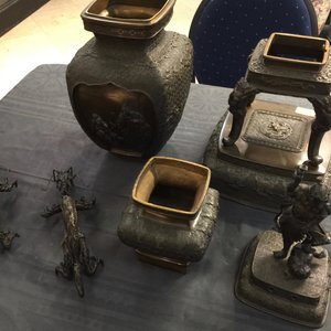 Een grote Japanse bronzen wierookbrander op sokkel, Edo of Meiji, 19e eeuw — foto 32