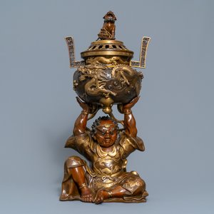 Een grote Japanse deels vergulde bronzen okimono van Benkei met wierookbrander, toegeschr. aan Miyao Eisuke, Meiji, ca. 1900 — foto 1