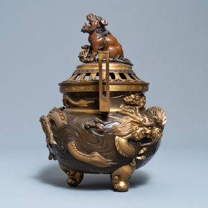 Een grote Japanse deels vergulde bronzen okimono van Benkei met wierookbrander, toegeschr. aan Miyao Eisuke, Meiji, ca. 1900 — foto 9
