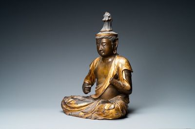 Een grote Japanse gelakte en vergulde houten figuur van Kanon, Momoyama, 16e eeuw