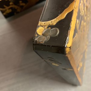 Een grote Japanse lakwerk 'suzuribako' schrijfkist met prunusdecor, Edo of Meiji, 18/19e eeuw — foto 24