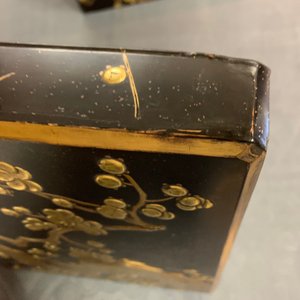 Een grote Japanse lakwerk 'suzuribako' schrijfkist met prunusdecor, Edo of Meiji, 18/19e eeuw — foto 27