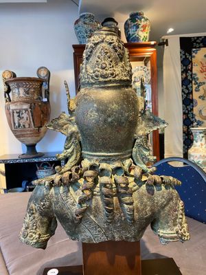 Een grote Javaanse bronzen buste van de god Shiva, Majapahit koninkrijk, Indonesië, wellicht 15/16e eeuw — foto 4