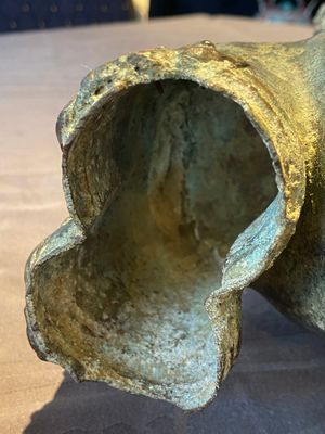 Een grote Javaanse bronzen buste van de god Shiva, Majapahit koninkrijk, Indonesië, wellicht 15/16e eeuw — foto 9