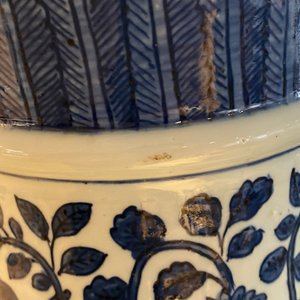 Een grote keizerlijke Chinese blauw-witte 'zun' vaas, Wanli merk en periode — foto 44