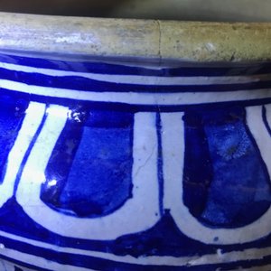 Een grote polychrome Antwerpse majolica albarello met a foglie decor, 2e helft 16e eeuw — foto 7