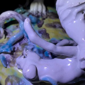 Een grote polychrome Brusselse terrine met een leeuw in gevecht met een hond, 1e helft 18e eeuw — foto 10