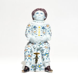 Een grote polychrome Delftse Bobbejak of kraankan, 18e eeuw — foto 2