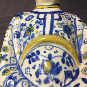 Een grote polychrome Duits aardewerken figuur van een Chinees, Berlijn, 18e eeuw — foto 11