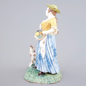 Een grote polychrome groep van een dame met hond, Nevers, 18e eeuw — foto 5