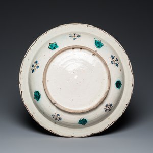 Een grote polychrome Iznik schotel met 'Saz' decor, Turkije, eind 16e eeuw — foto 2