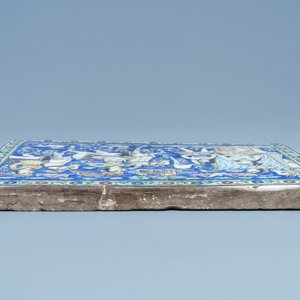 Een grote polychrome rechthoekige tegel met een prins te paard, Qajar, Iran, 19e eeuw — foto 3