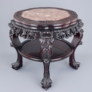 Een grote ronde Chinese hardhouten sokkel met marmeren blad, 19e eeuw — foto 1