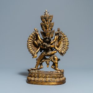 Een grote Sino-Tibetaanse verguld bronzen figuur van Kapaladhara Hevajra, 18/19e eeuw — foto 2