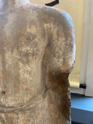 Een grote Thaise stucco sculptuur van Boeddha Shakyamuni, Haripunchai regio, 13e eeuw — foto 4