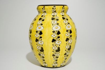 Een grote vaas met craquelé glazuur, Charles Catteau voor Boch Frères Keramis, ca. 1925-1930