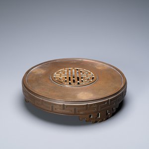 Een grote Vietnamese bronzen wierookbrander op sokkel, 19/20e eeuw — foto 3