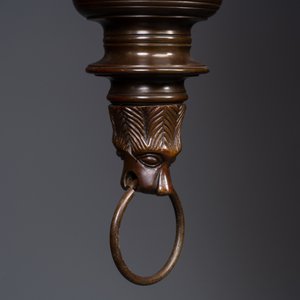 Een grote Vlaamse of Nederlandse neogotische bronzen kroonluchter met Madonna en kind, 19e eeuw — foto 6