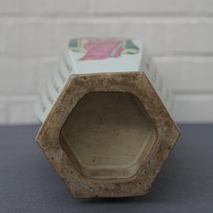 Een hexagonale Chinese famille rose 'Wu Shuang Pu' vaas, 19e eeuw — foto 15