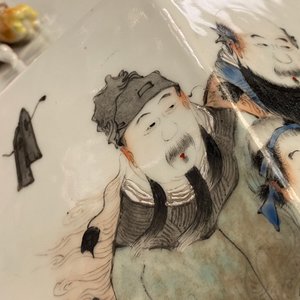 Een hexagonale Chinese qianjiang cai vaas met onsterfelijken, 19/20e eeuw — foto 9