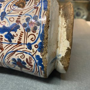Een Hispano-Moreske albarello met lusterglazuur, Manises, Spanje, 3e kwart 15e eeuw — foto 19